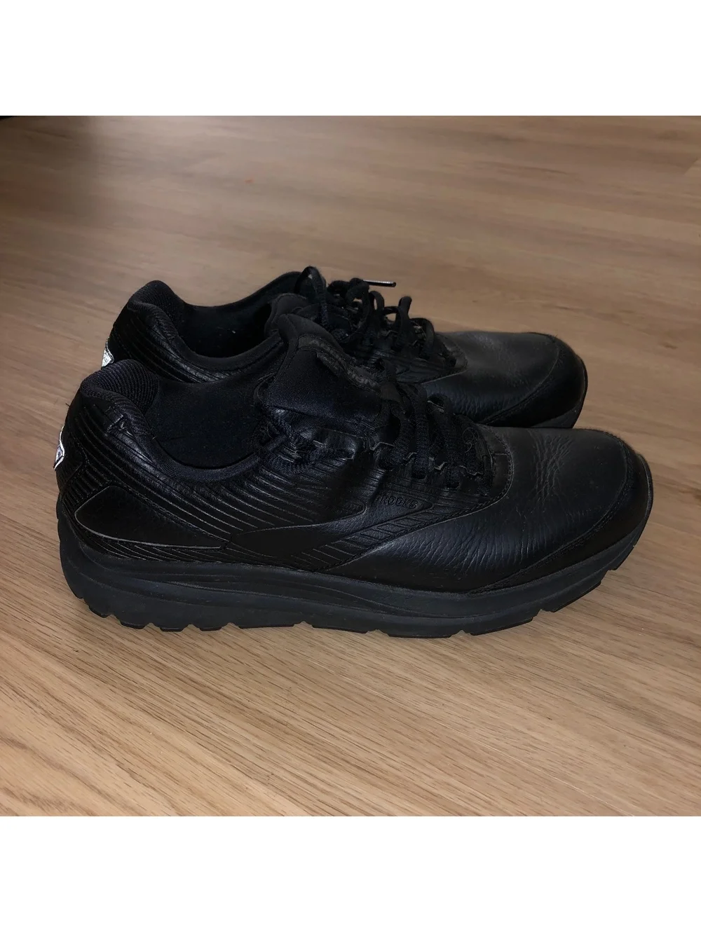 BROOKS ADDICTION WALKER BLACK LEATHER WALKING SHOES MENS SIZE 9.5 NARROW (B)